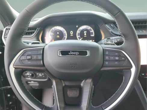 Certified 2026 Jeep Grand Cherokee Limited AWD/4WD image 21