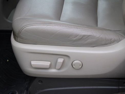 Used 2017 Toyota Sienna XLE Premium image 18