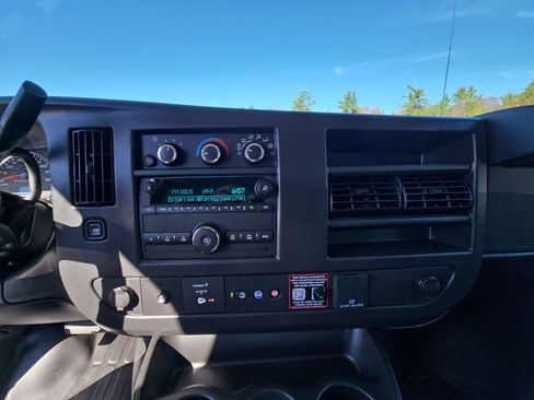 New 2025 Chevrolet Express 2500 w/ Enhanced Convenience Package image 44