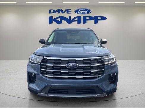Used 2025 Ford Explorer Active w/ Active Comfort Package image 2