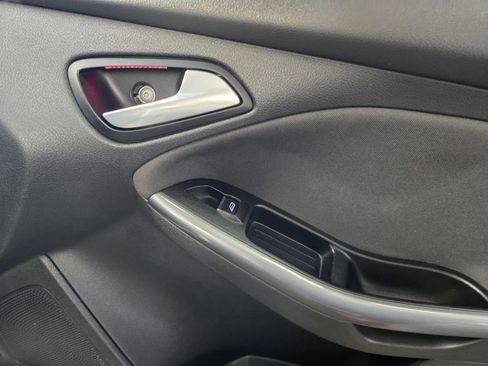 Used 2012 Ford Focus Titanium image 6