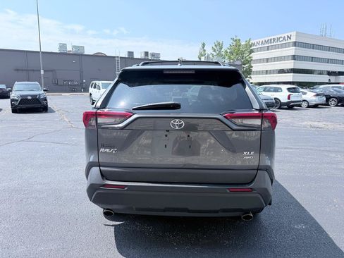 Used 2021 Toyota RAV4 XLE w/ Convenience Package AWD/4WD image 4