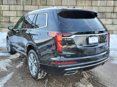 Used 2023 Cadillac XT6 Premium Luxury image 3
