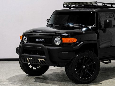 Used 2013 Toyota FJ Cruiser 4WD w/ Convenience Pkg image 12