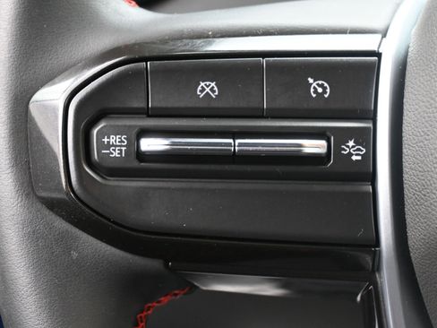 Used 2024 Chevrolet Colorado Z71 w/ Z71 Convenience Package 2 image 31