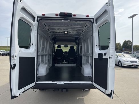 New 2026 RAM ProMaster 3500 w/ Quick Order Package 22G SLT image 13