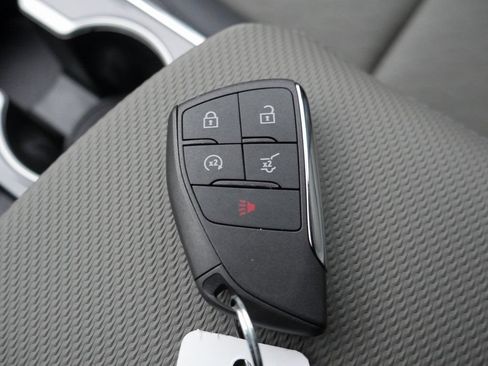 New 2026 Chevrolet Equinox LT w/ Convenience Package II FWD image 25