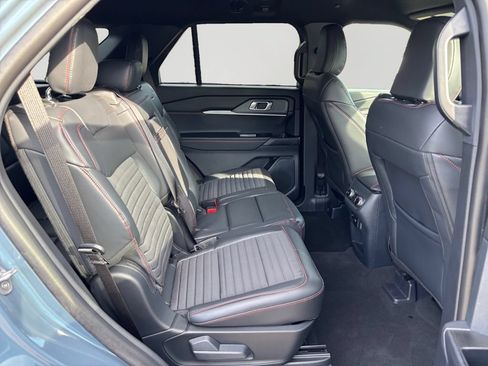 Used 2026 Ford Explorer ST-Line w/ ST-Line Street Pack AWD/4WD image 13
