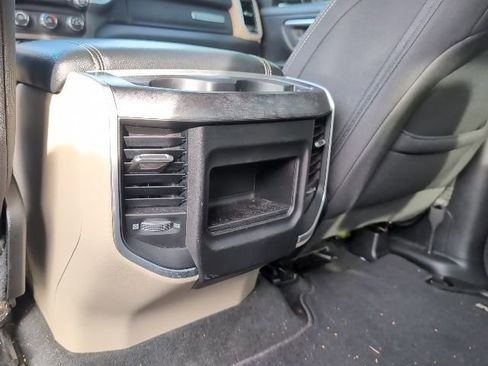 Used 2021 RAM 1500 2WD Crew Cab image 25