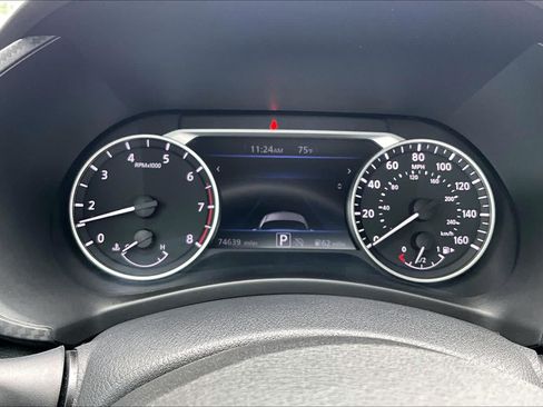 Used 2024 Nissan Sentra SV FWD image 26