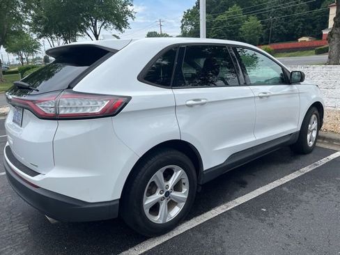 Used 2018 Ford Edge SE w/ Cargo Accessory Package FWD image 3