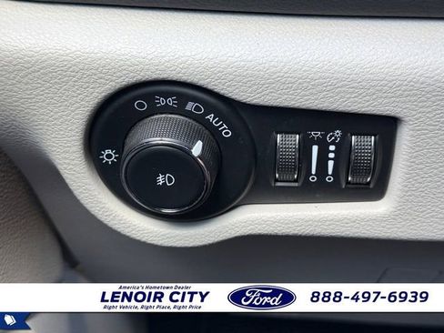 Used 2023 Chrysler Pacifica Touring-L FWD image 19