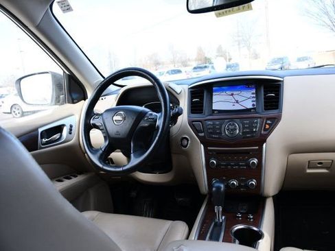 Used 2020 Nissan Pathfinder Platinum AWD/4WD image 18