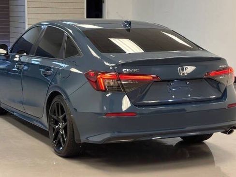 Used 2025 Honda Civic Sport image 8