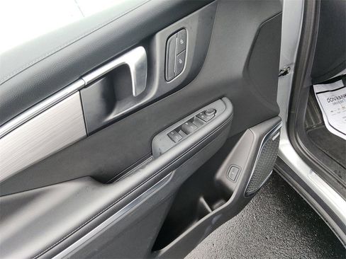 Certified 2025 Buick Enclave Preferred image 13