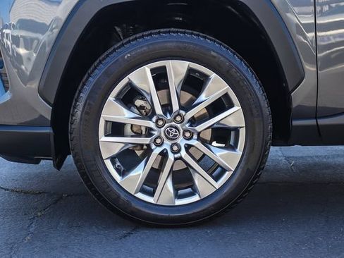 Used 2019 Toyota RAV4 Limited w/ Carpet Mat Package FWD image 12