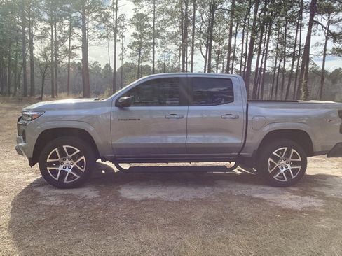 Used 2023 Chevrolet Colorado Z71 w/ Z71 Convenience Package 2 image 2