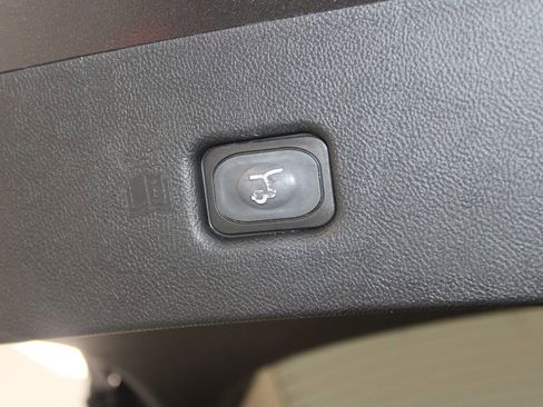 Used 2022 Lincoln Nautilus Reserve w/ Monochromatic Package image 18