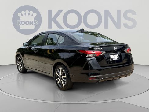 Used 2025 Nissan Versa SV FWD image 4