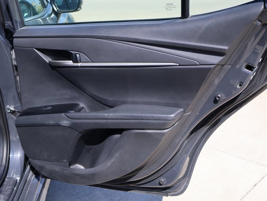 Used 2025 Toyota Camry SE FWD image 40