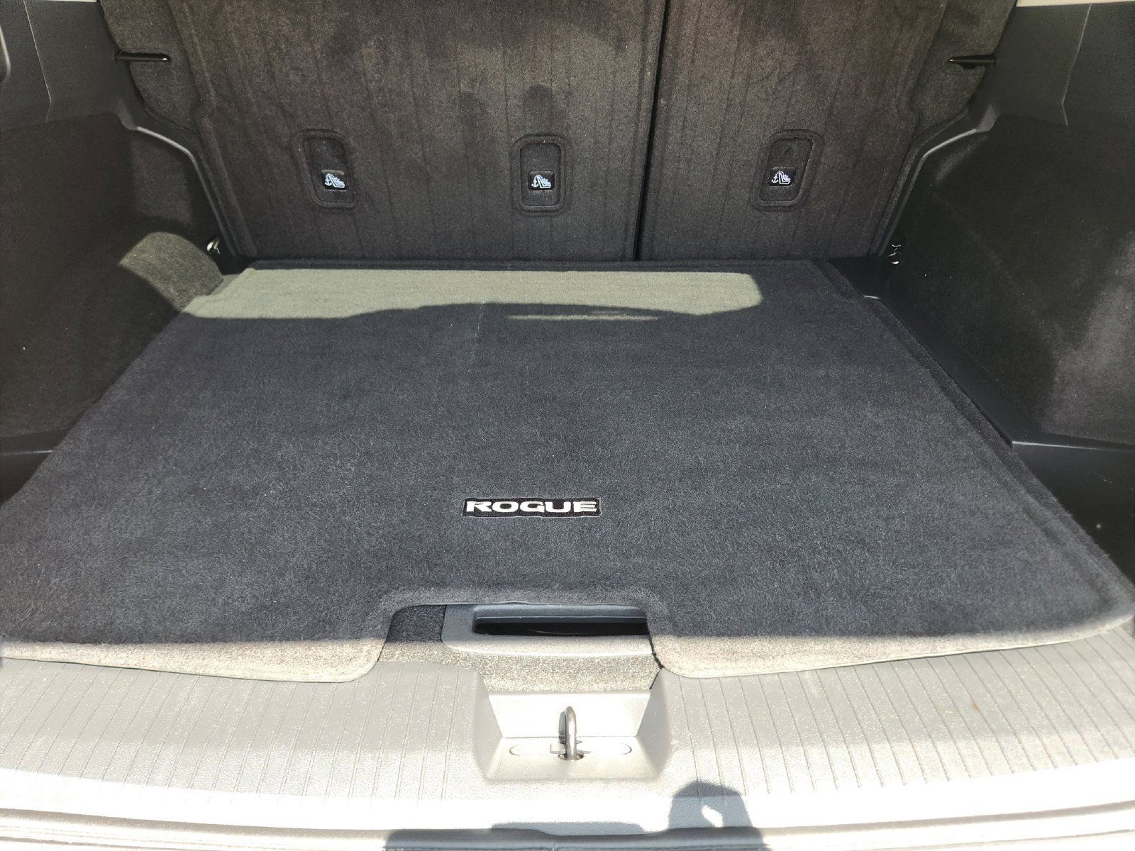 Used 2024 Nissan Rogue SV FWD image 32