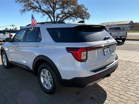 New 2026 Ford Explorer Active image 5