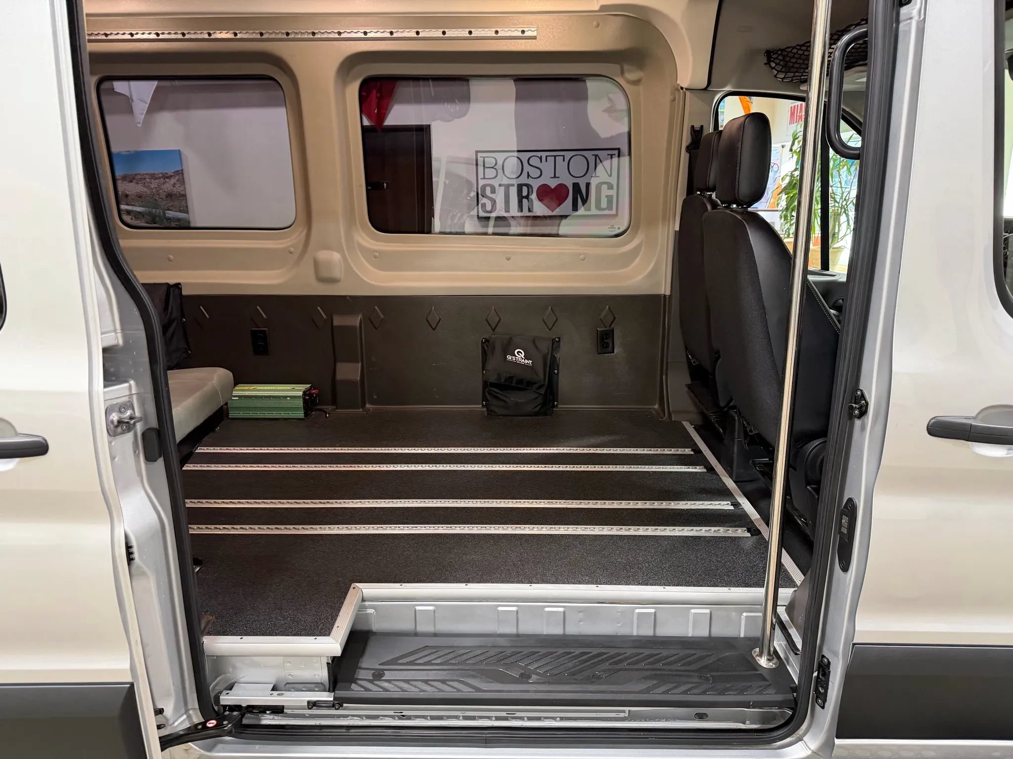 Used 2020 Ford Transit 250 Medium Roof RWD image 25