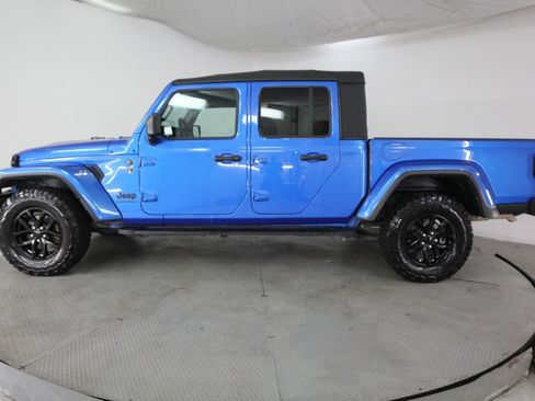 Used 2023 Jeep Gladiator Sport AWD/4WD image 4