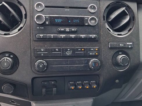 Used 2015 Ford F250 XL w/ Power Equipment Group RWD image 14