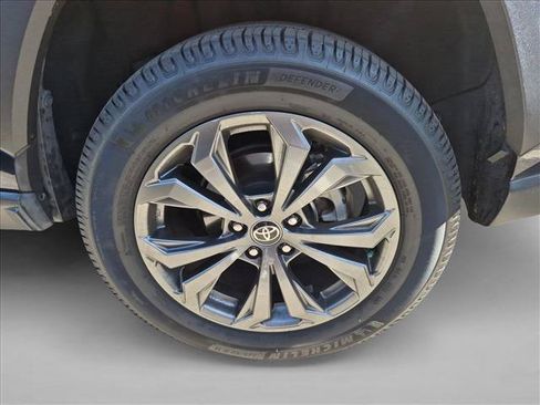 Used 2022 Toyota RAV4 Limited AWD/4WD image 14