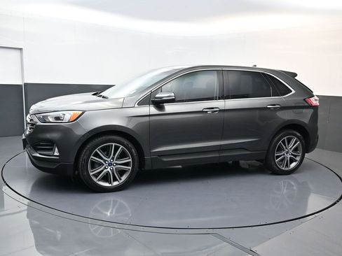 Used 2019 Ford Edge Titanium image 9