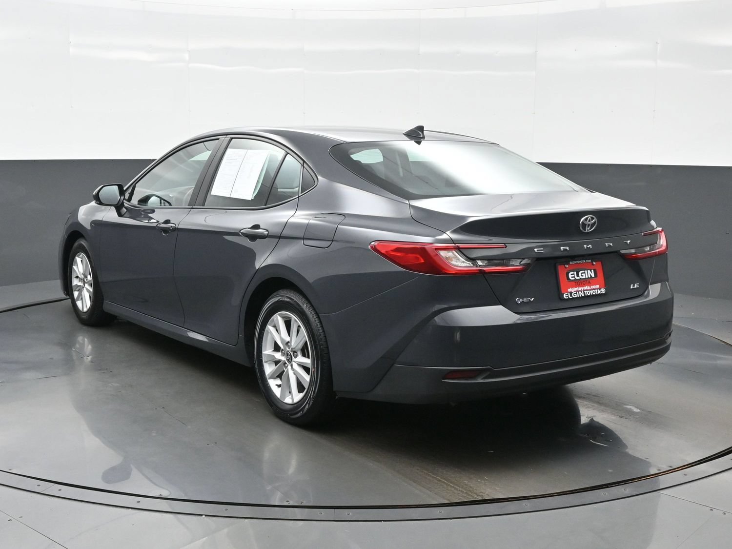 Used 2025 Toyota Camry LE FWD image 4