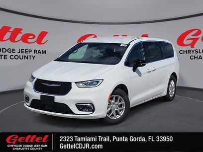New 2026 Chrysler Pacifica Select