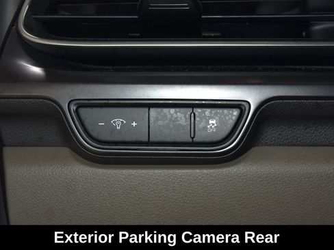 Used 2025 Kia Carnival FWD image 12