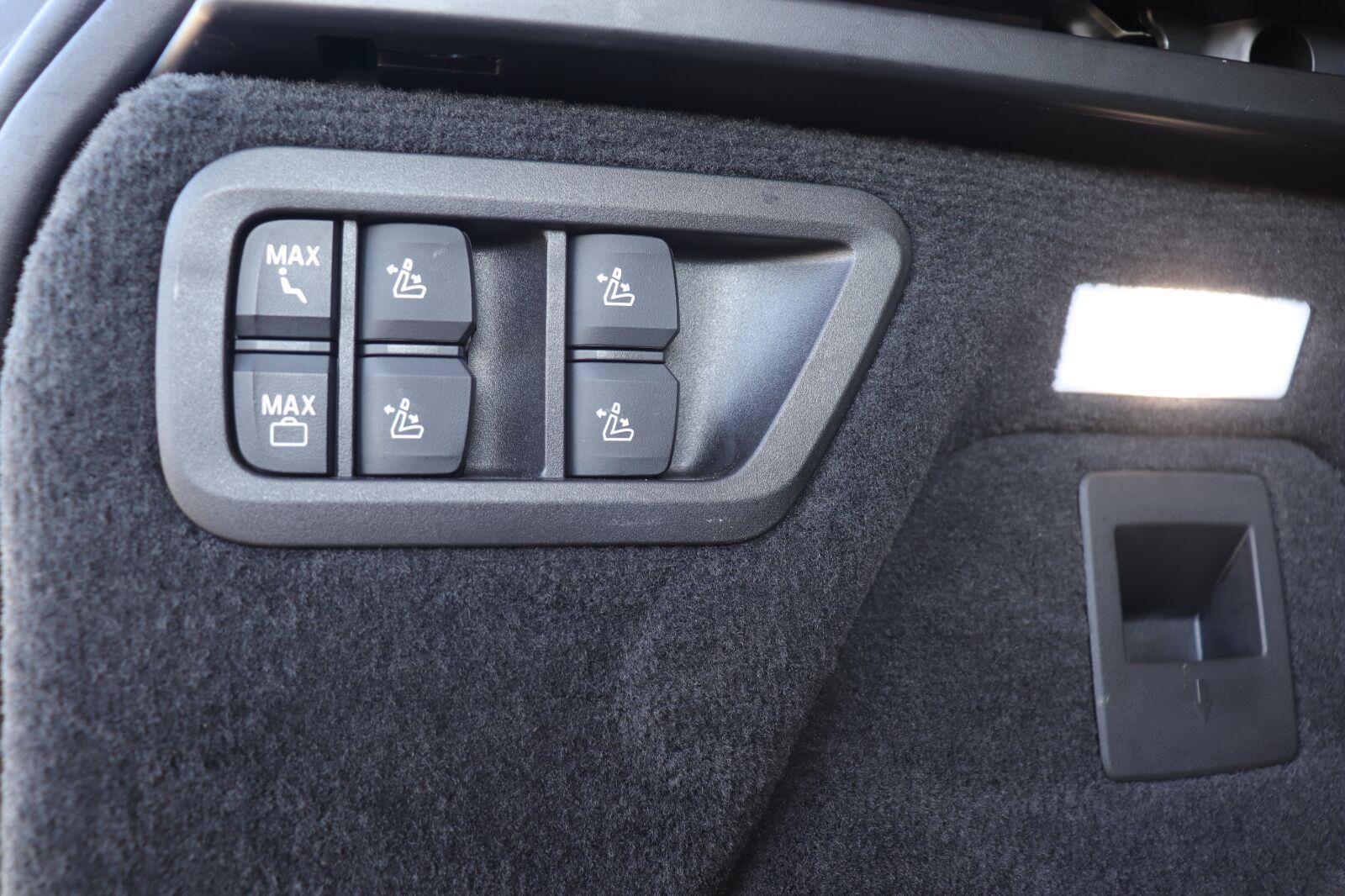Used 2024 BMW X7 xDrive40i w/ Premium Package AWD/4WD image 19