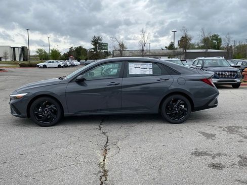 New 2026 Hyundai Elantra Sport FWD image 4