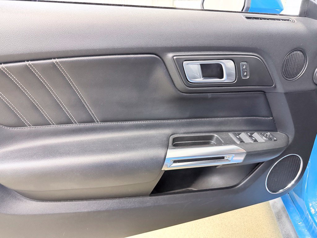 Used 2022 Ford Mustang Premium RWD image 8