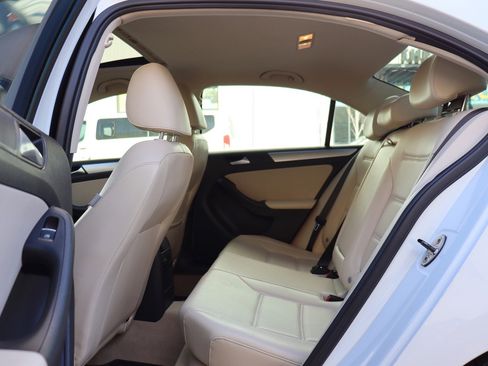 Used 2014 Volkswagen Jetta SE image 14