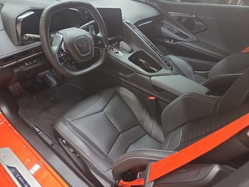 Used 2025 Chevrolet Corvette Stingray w/ Z51 Performance Package image 12