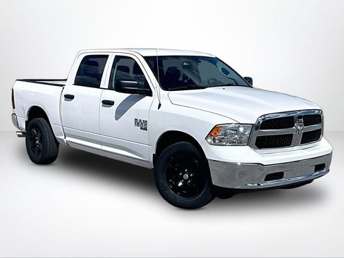 Used 2022 RAM 1500 Classic SLT AWD/4WD image 13