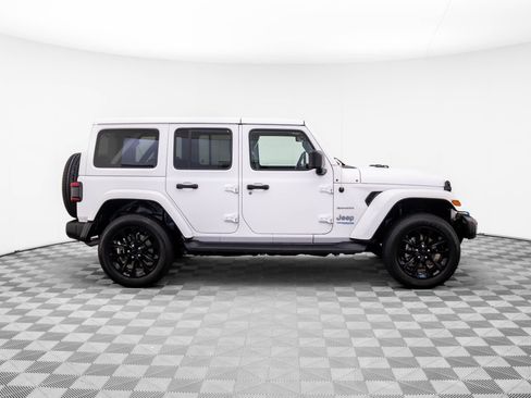 Used 2022 Jeep Wrangler Unlimited Sahara w/ Cold Weather Group image 10
