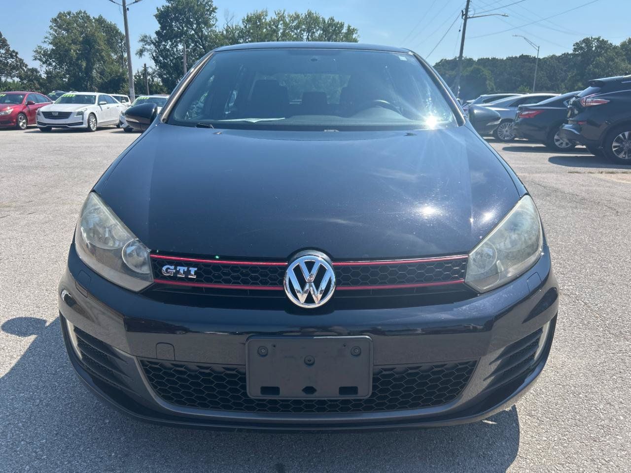 Used 2011 Volkswagen Golf 4-Door FWD image 2