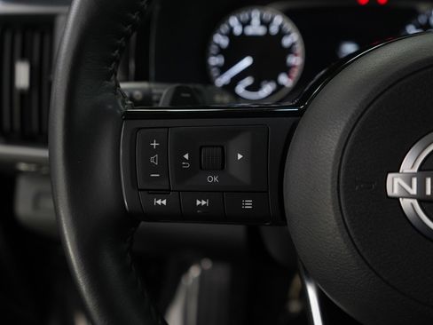 Used 2023 Nissan Pathfinder SL w/ SL Premium Package image 16