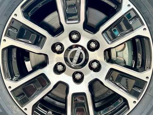 Used 2023 Nissan Titan SV image 13