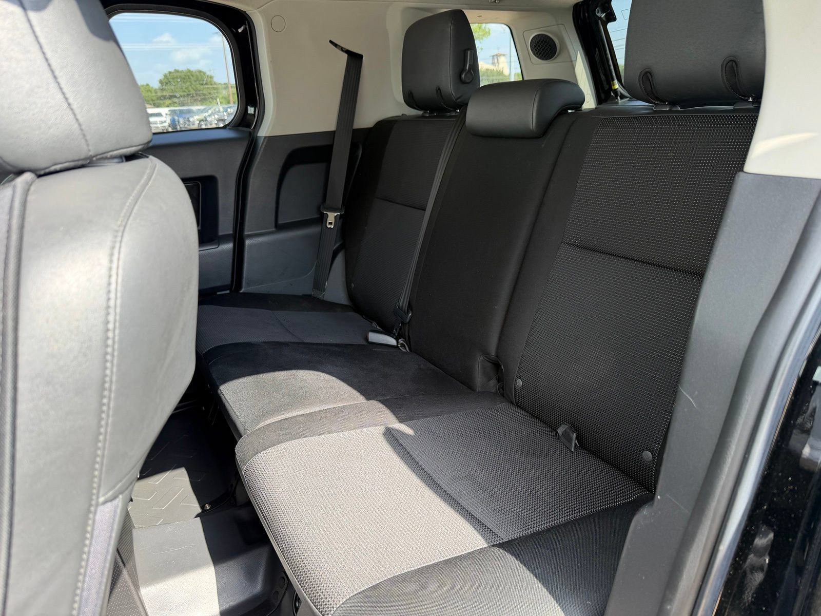 Used 2012 Toyota FJ Cruiser 4WD w/ Upgrade Pkg image 22