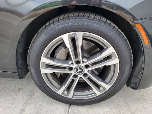 Used 2023 Mercedes-Benz E 350 4MATIC Sedan image 15