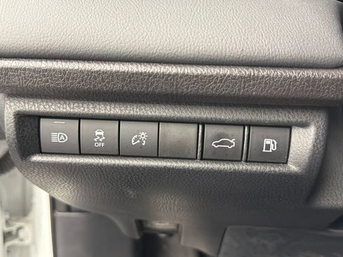 Used 2025 Toyota Camry XSE FWD image 29