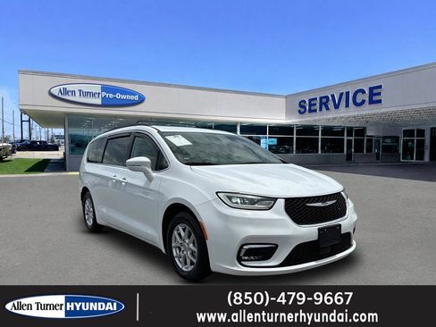 Used 2022 Chrysler Pacifica Touring-L FWD image 1