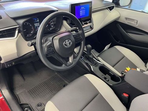 Used 2025 Toyota Corolla LE w/ Convenience Package image 19
