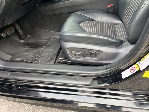 Used 2018 Toyota Camry SE image 21